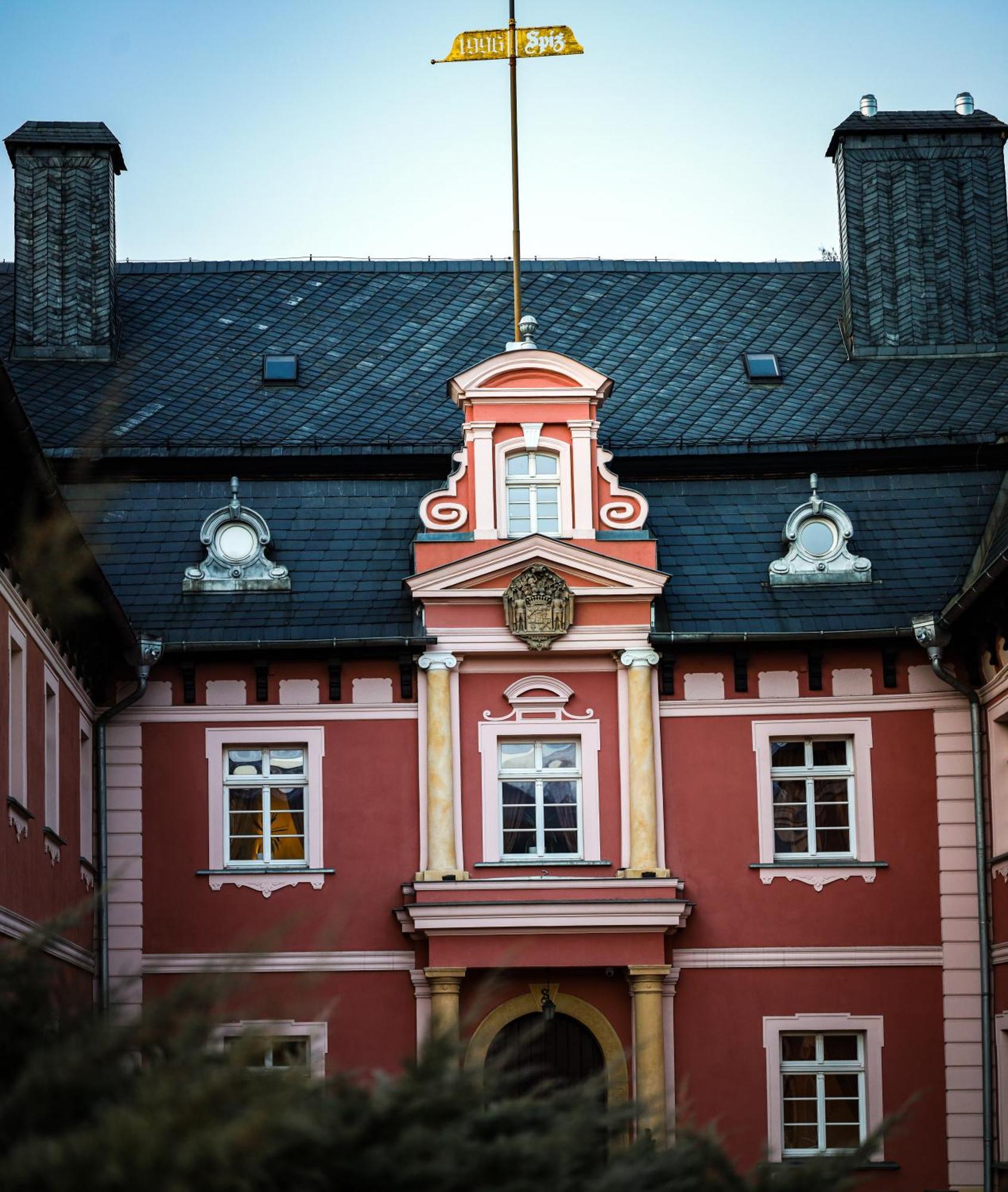 Palac Spiz Milkow Kolo Karpacza Exterior photo
